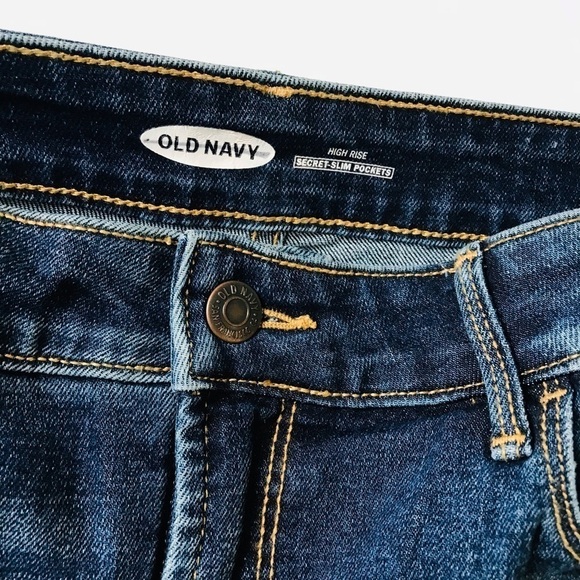 NWOT Old Navy High Waist Distressed Denim Shorts - Picture 6 of 8